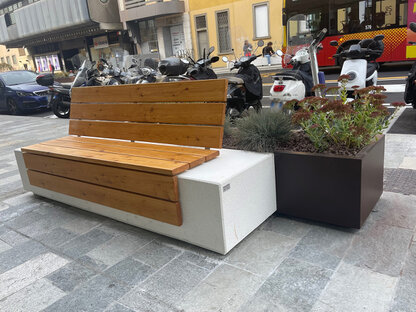 Seduta in legno con schienale Bergamo