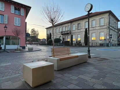 Seduta in legno  con schienale Fontanella Bg